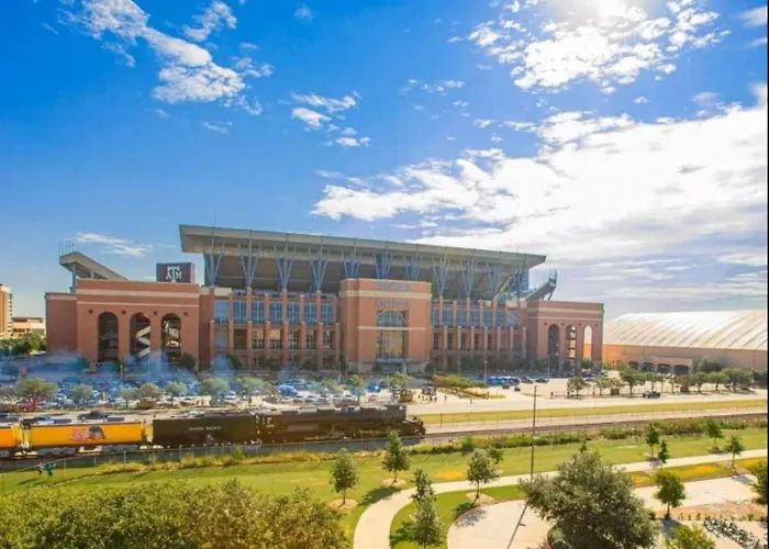 Voco College Station Aggieland By Ihg