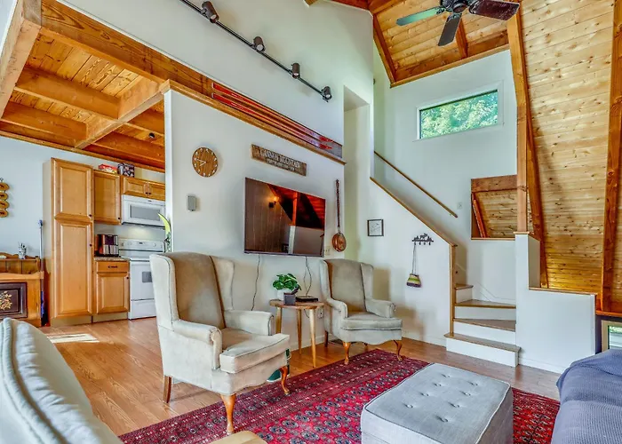 Unique Thornton Townhome: Swim, Ski, & Hike!