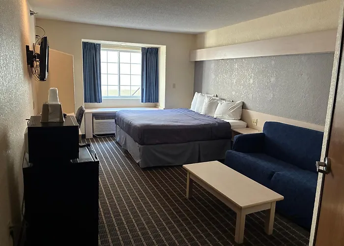 Chadron Inn & Suites