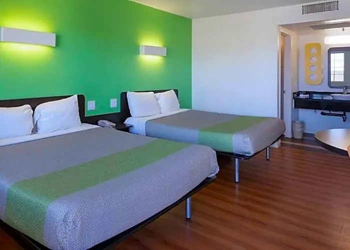 Motel 6 & Studio 6 Barstow
