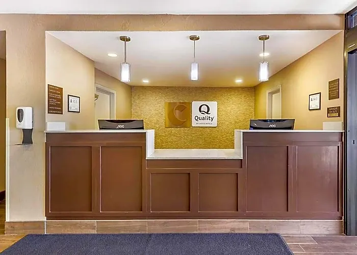 Quality Inn & Suites Spring Lake - Fayetteville Near Fort Bragg