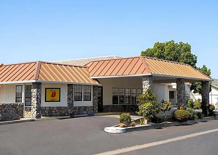 Super 8 By Wyndham Dunnigan
