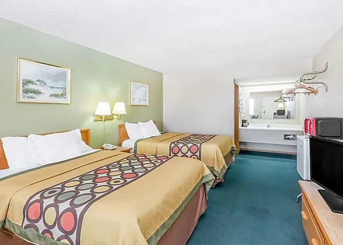 Super 8 By Wyndham Butler