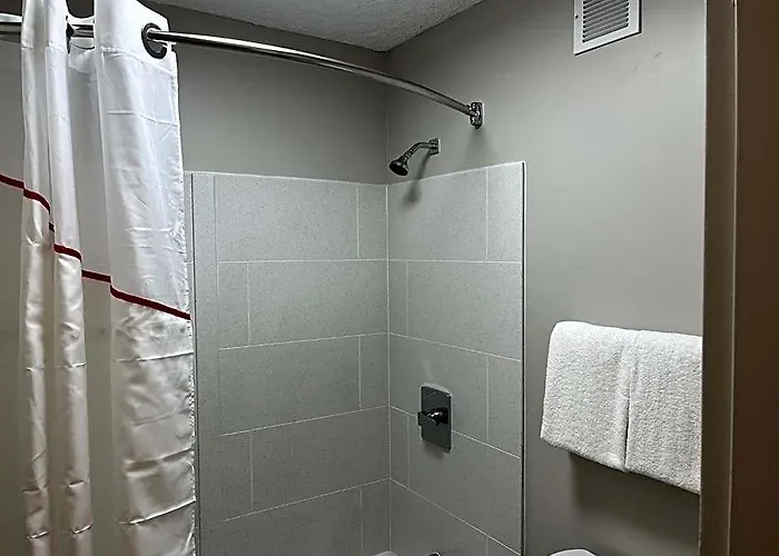 Red Roof Inn & Suites Wilkesboro