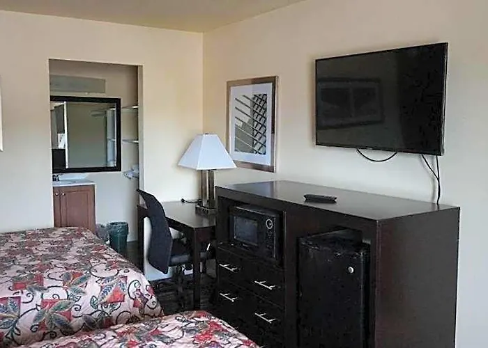 Village Motor Inn