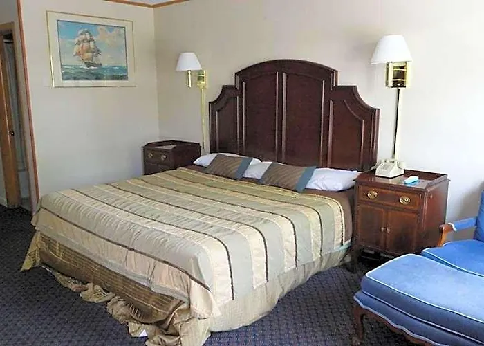 Harbor Base Inn