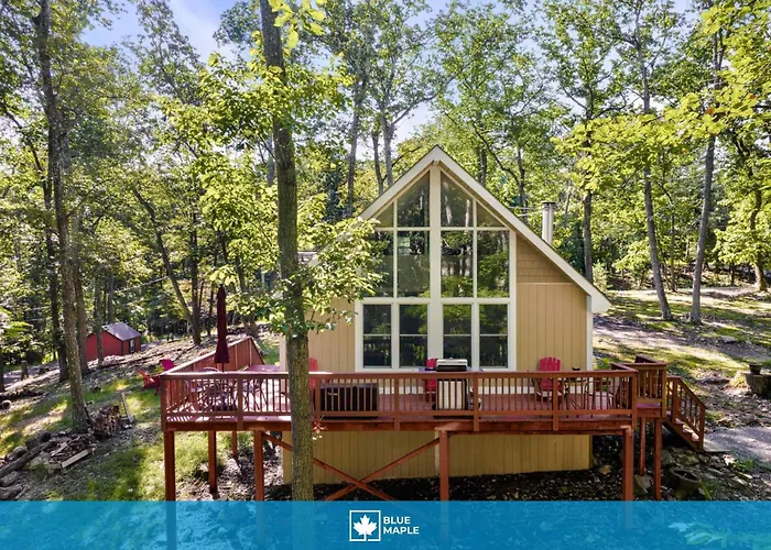 Modern Cabin W Hot Tub & Indoor Pool Gym Access!