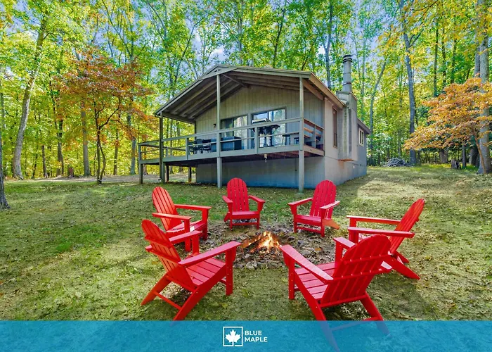 Spacious W Hot Tub, Fire Pit, Deck, Grill And Wifi
