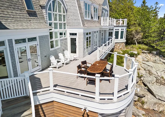 Spectacular Oceanfront Retreat With Amazing Views, Sunroom & Washer/Dryer