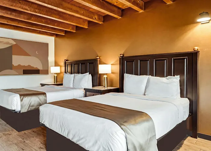 Luxx Taos Motor Lodge