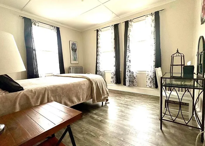 The Elizabeth Suite B2