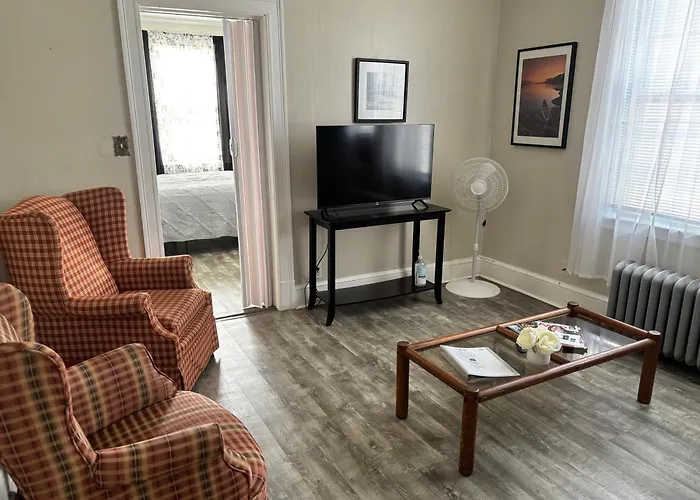 The Elizabeth Suite B2