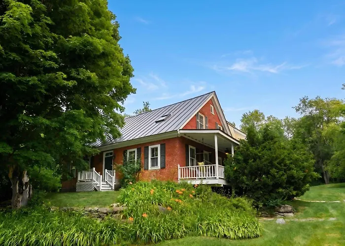 1820 House - Vt Charm + Modern Comforts + Hot Tub