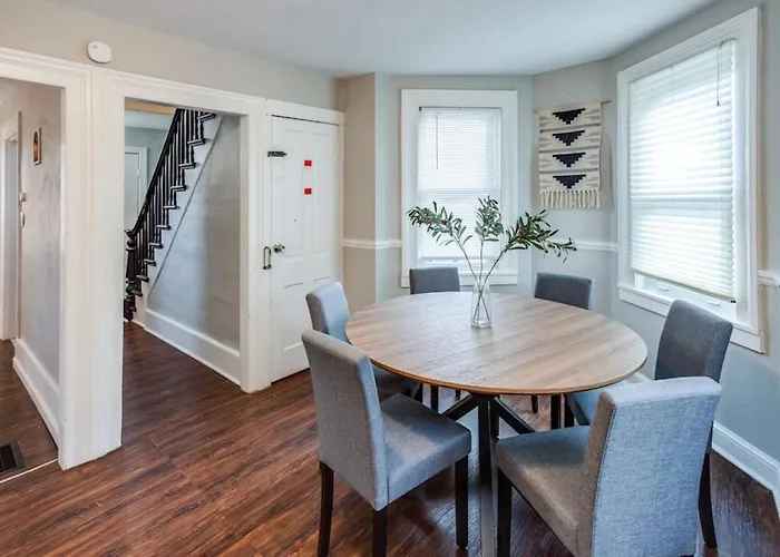 3Br Home With In-Unit Laundry Parking And Sound Bar