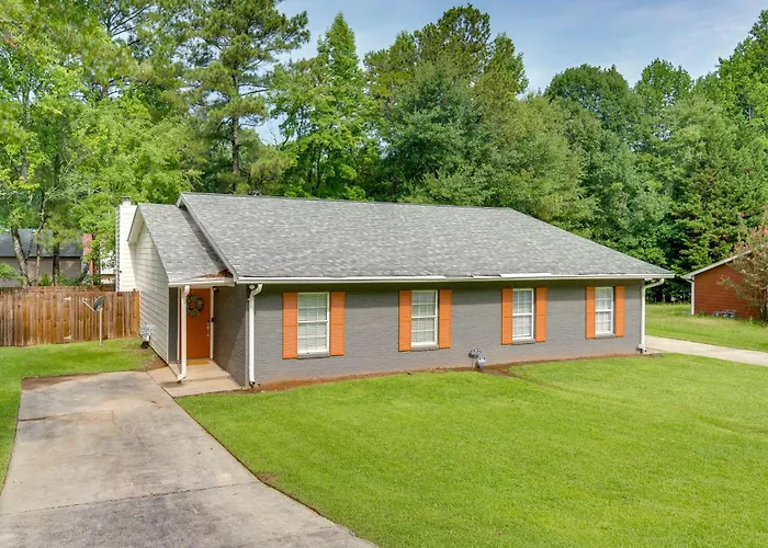 Near Airport, Private Yard! Atlanta Rental