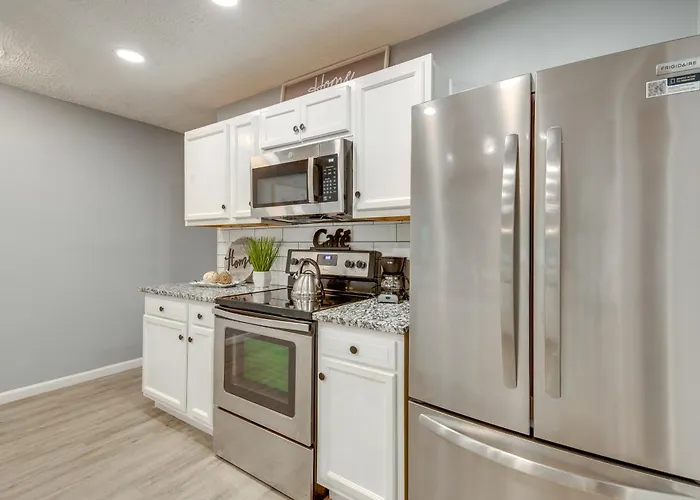 Atlanta Getaway W/ Private Yard: Near Airport