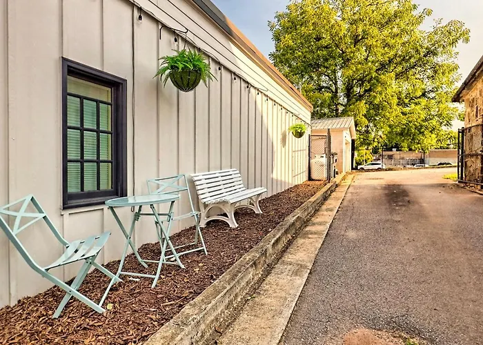 1940'S Historic Bungalow With King Bed And Pet Friendly