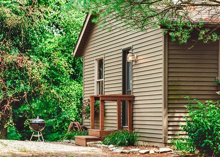 Romantic Cabin Hot Tub King Bed Private Forest
