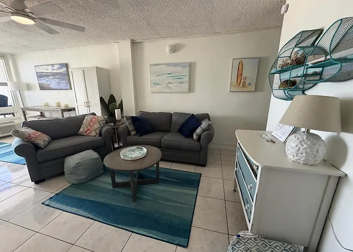 Direct Ocean Front View 1 Bedroom 2 Pools