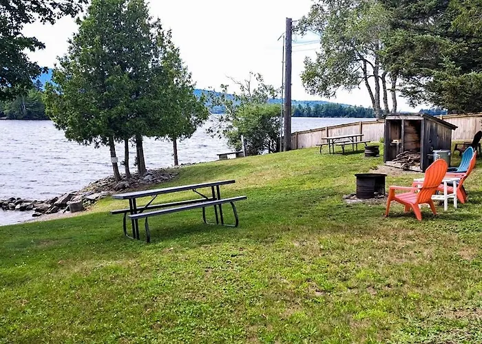 Lakefront Cottage With Full Kitchen, Firepit, Gas Grill, Wifi, A/C