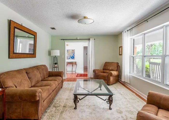 Golden Isles Lrge Home- Huge Pool, Hot Tub, Game Rm