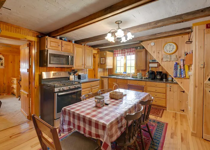 Cozy River Cabin W/ Fishing, Kayaks & Atv Access!