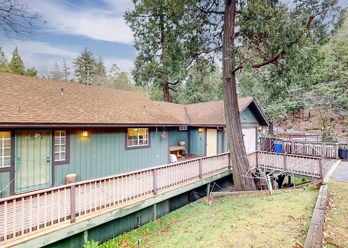 Creekside Cabin
