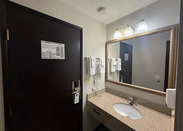 Red Roof Inn Plus Centralia