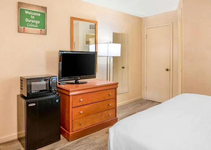 Econo Lodge Inn & Suites Durango