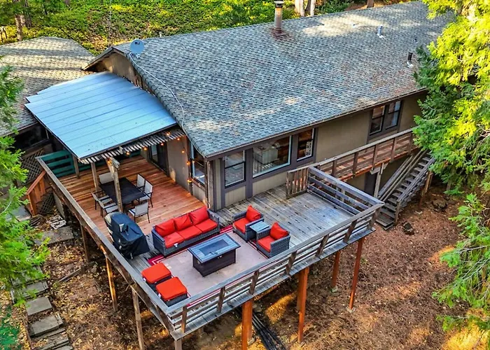 Scenic Forest Cabin With Deck L Best Value For Weekly & Monthly Stays