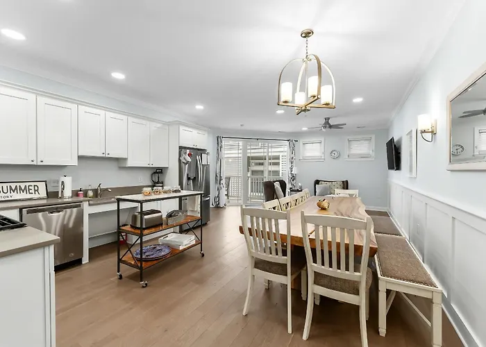 Luxury 6Br Condo | 2 Blocks To Beach