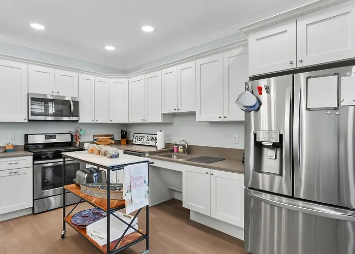Luxury 6Br Condo | 2 Blocks To Beach