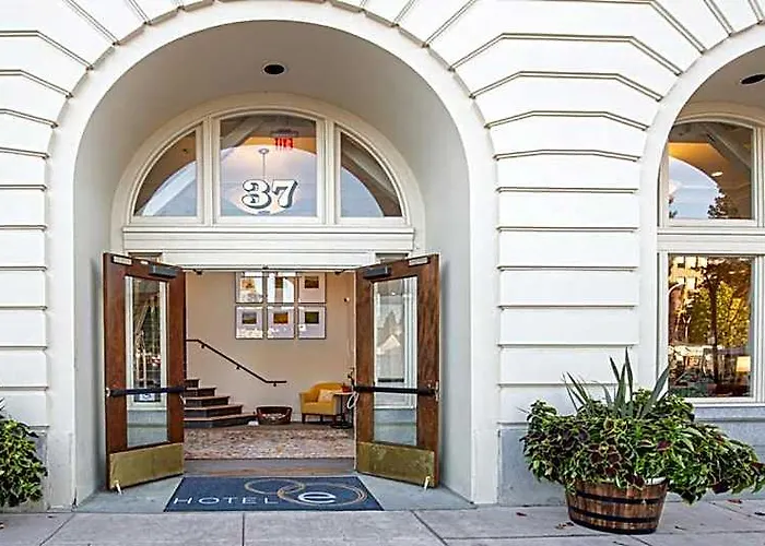 Hotel E