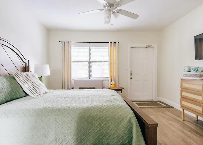 Cozy Private Studio 2 Blocks From Pompano Beach