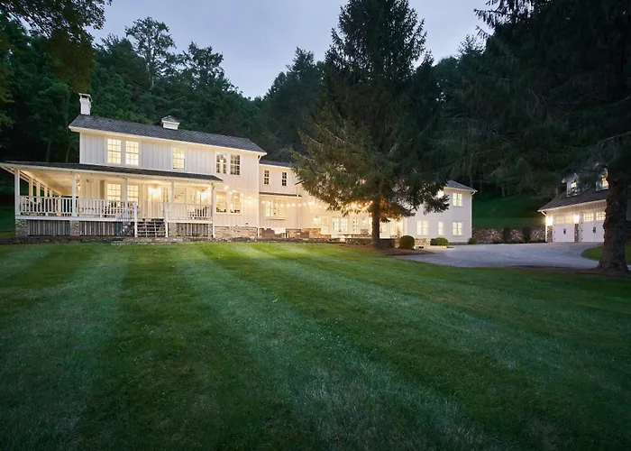 Valley Farmhouse Retreat