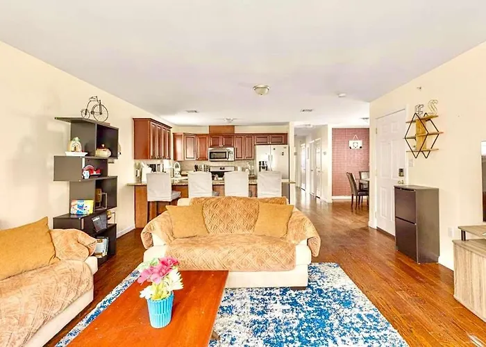 Modern 6Br, 5Ba Family Home Near World Cup Games