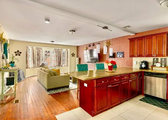 Modern 6Br, 5Ba Family Home Near World Cup Games