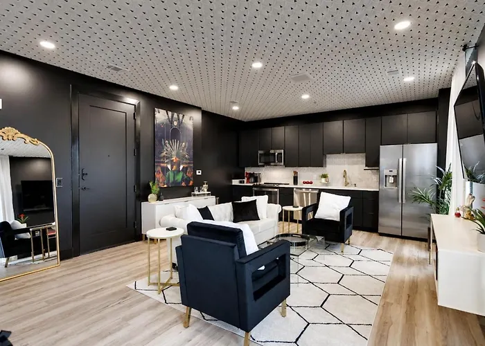 Top Floor Neo Suite, Walk To Broadway & Views