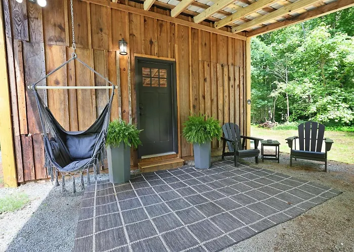 Tiny Tarheel Cozy Retreat Near Unc-Tiny House