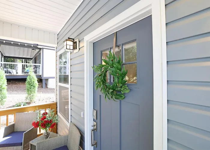 Bungalow Dream, Water & Electric Are Back-Fire Pit & Fenced