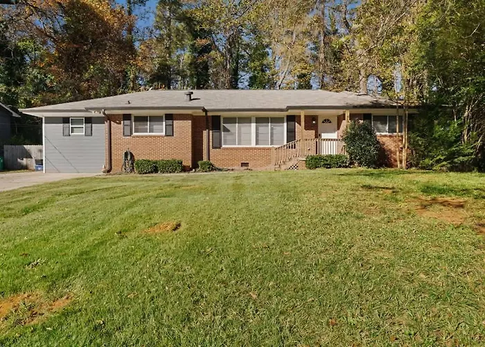 Atlanta Family Retreat Stylish 4Br Sleeps 8