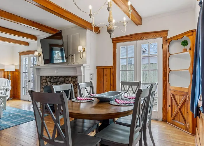 The Blake Cottage Wine Country Home