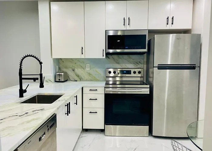 Stylish 1Br 2Ba Condo 1Block To Aventura Mall