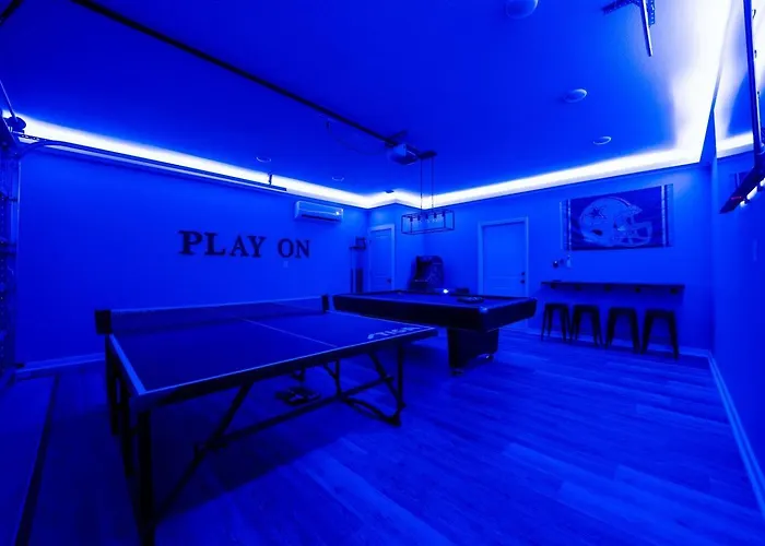 Lakefront Oasis 7 Min To Dwntn With Game Room!