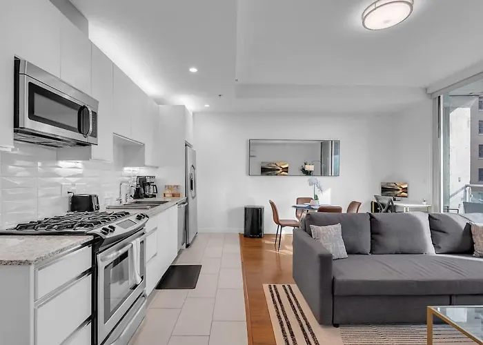 Charming 1Br Nearbokcntr-Gym,Lounge,Balcony,Petok