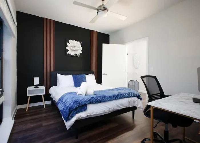 Modern 2BR Getaway-w Parkng, Near Rvrwlk&Conv Ctr