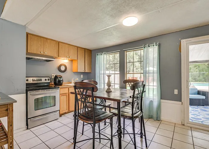 Homosassa Getaway W/ Pool & Refreshed Lanai
