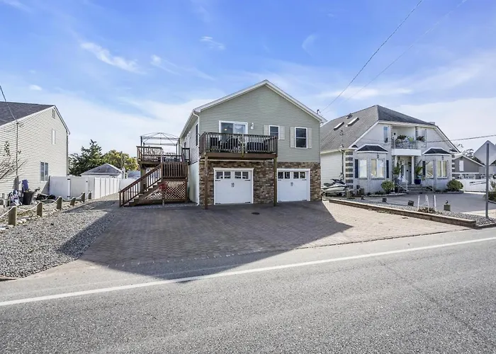 Game Room, Kayaks, Steps To The Ocean!