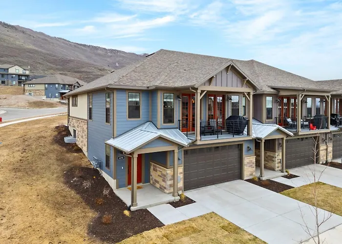 Brand New Scenic Luxury Mountain Retreat