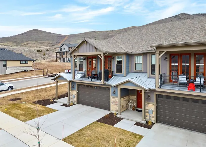 Brand New Scenic Luxury Mountain Retreat